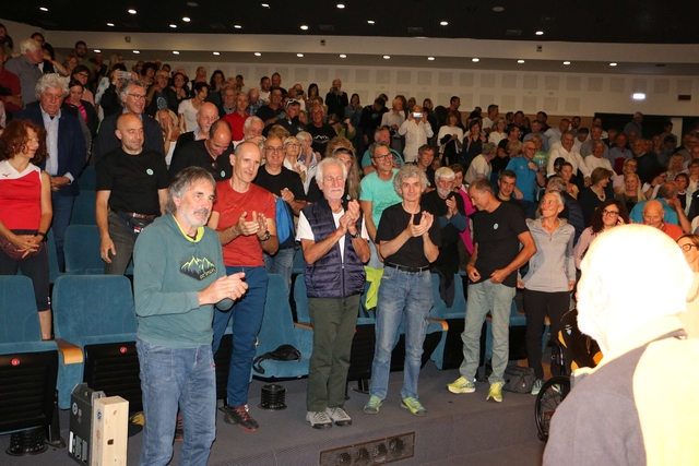 Standing ovation finale Ph Giuseppe Mendini