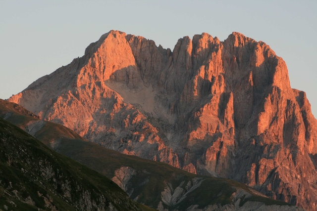 1 Alba sul Corno Grande da Sud foto M. Marcheggia