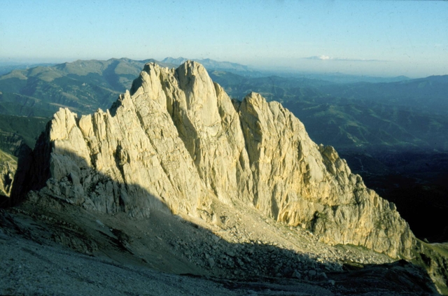 22 Parete Est del Corno Piccolo foto M. Marcheggian