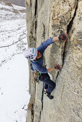 14 chiara in arrampicata