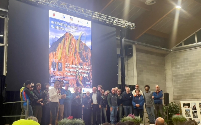 Siamo sulla cima il parterre dei collaboratori al film