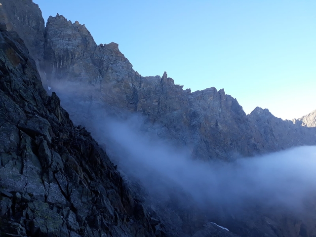 27 Ambiente freddo e severo sotto la Mondrone