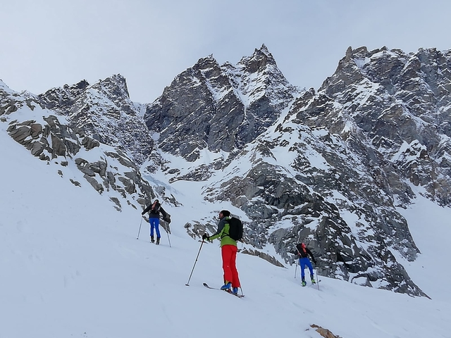 51 Salendo alla Gura in inverno