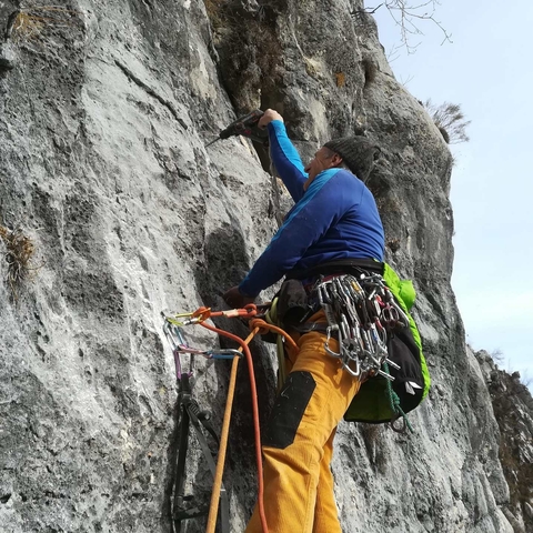 Cornone terzo tiro in apertura